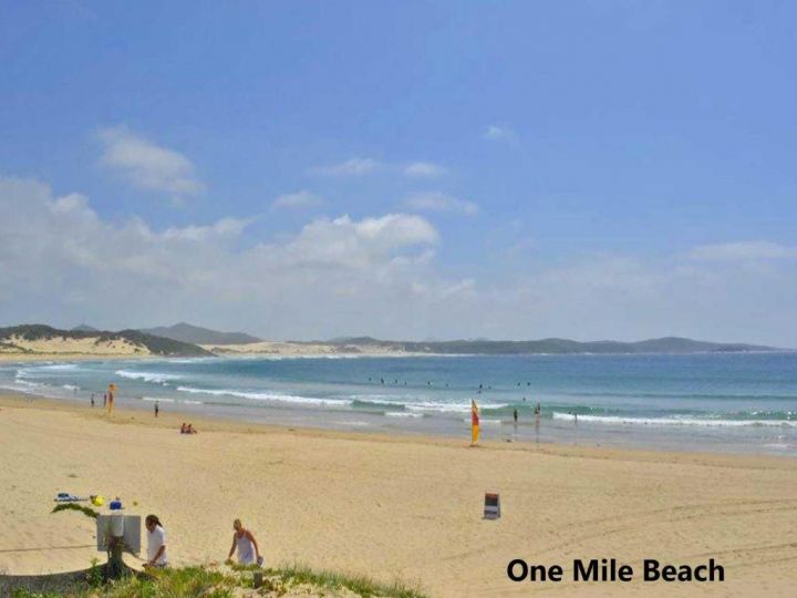 Beach House 7' 26 One Mile Close - air conditioned, wifi, foxtel, linen Guest house, Anna Bay - imaginea 20