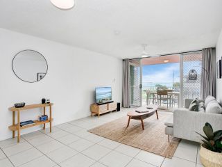 Single Fin at Greenmount Beach Lodge Unit 7 Apartment, Gold Coast - 4