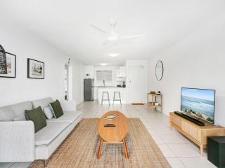 Single Fin at Greenmount Beach Lodge Unit 7 Apartment, Gold Coast - 3