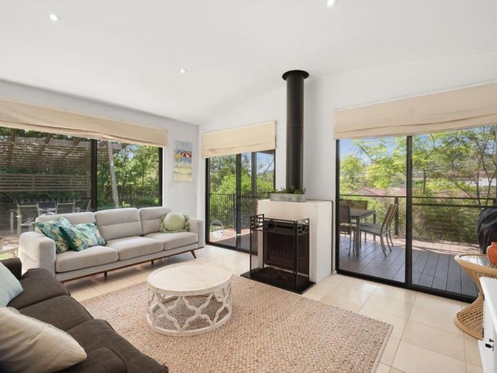 Charming Beach Home with Plenty of Outdoor Spaces Guest house, Avoca Beach - imaginea 3