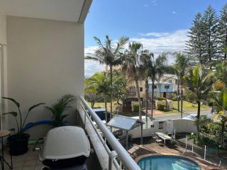 Beach Retreat Apartment, Gold Coast - 2