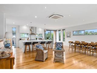 Beach Road Luxury with Ocean Views Guest house, Aireys Inlet - 1