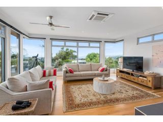 Beach Road Luxury with Ocean Views Guest house, Aireys Inlet - 2