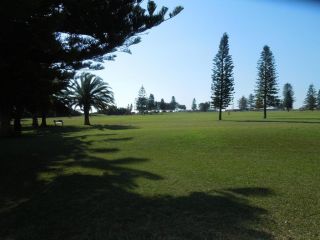 Beach Side Garden Apartment Apartment, Perth - 4