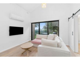 Beachcomber - hidden gem close to beach and shops Villa, Ocean Grove - 3