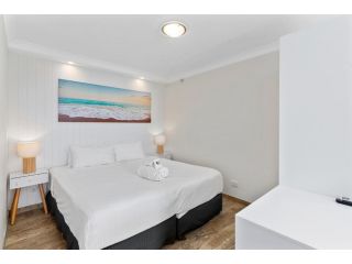 Beachcomber Resort - Deluxe Rooms Hotel, Gold Coast - 1