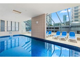 Beachcomber Resort - Deluxe Rooms Hotel, Gold Coast - 3