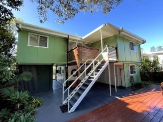 BEACHED @ YAMBA (water views, dog friendly, air con) Guest house, Yamba - 4