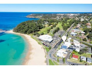 Beachfront Four Apartment, Mollymook - 2