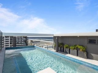 Beachfront Luxury in Palm Beach with Rooftop Pool Apartment, Gold Coast - 4