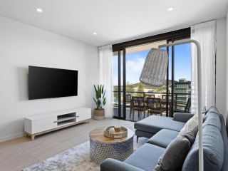 Beachfront Luxury in Palm Beach with Rooftop Pool Apartment, Gold Coast - 1