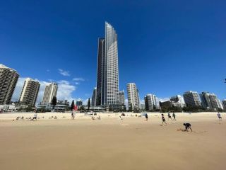 Beachfront Luxury in Soul Surfers Paradise 9th Apartment, Gold Coast - 2