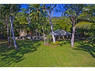Beachfront Paradise Araluen Resort Close to Cairns Guest house, Queensland - 4