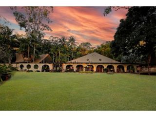 Beachfront Paradise Araluen Resort Close to Cairns Guest house, Queensland - 2