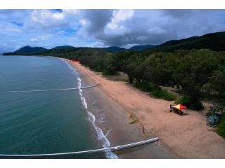 Beachfront - 'Pippies on the Beach' @ Bramston Guest house, Queensland - 4