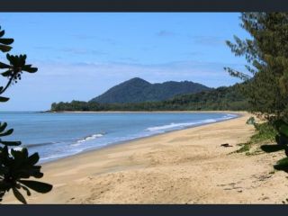 Beachfront - 'Pippies on the Beach' @ Bramston Guest house, Queensland - 1