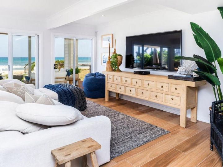 Absolute Beachfront Family Size Home Villa, Gold Coast - imaginea 5