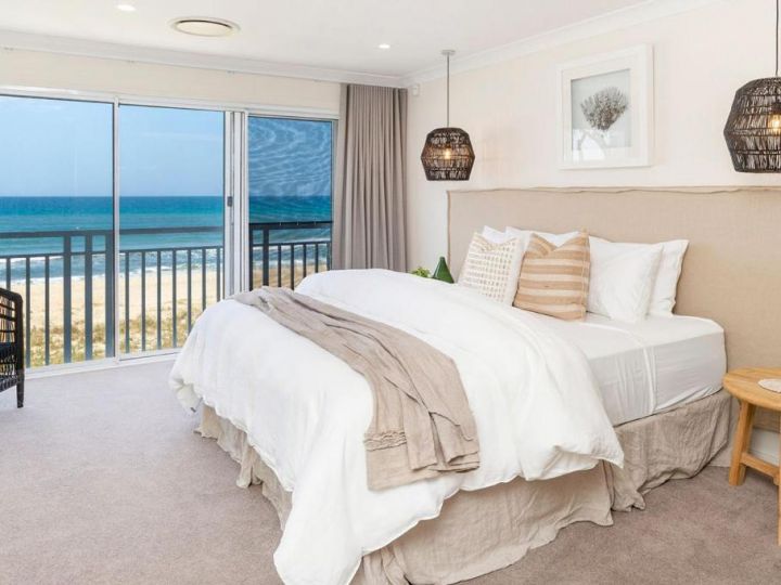 Absolute Beachfront Family Size Home Villa, Gold Coast - imaginea 11
