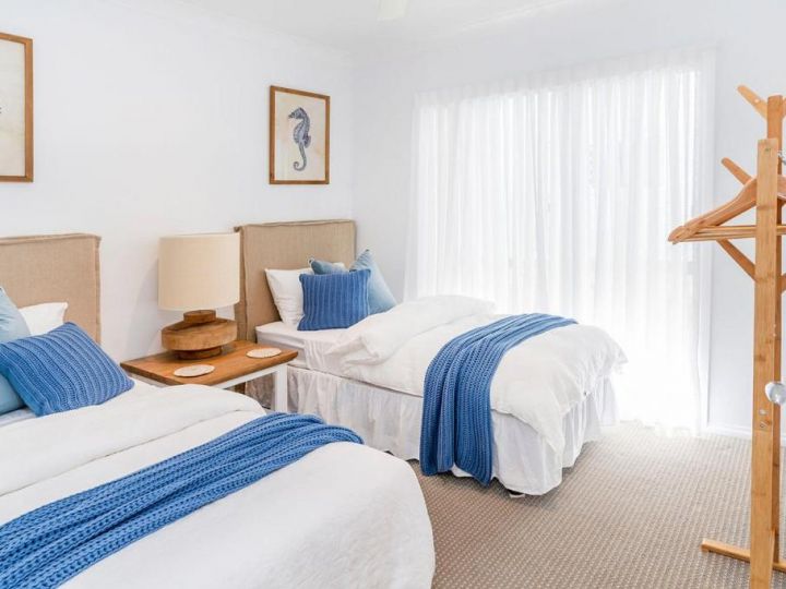 Absolute Beachfront Family Size Home Villa, Gold Coast - imaginea 14