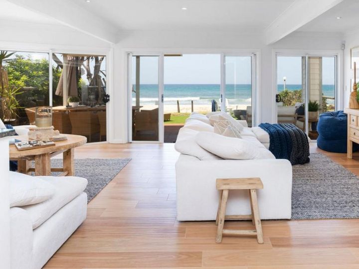 Absolute Beachfront Family Size Home Villa, Gold Coast - imaginea 8