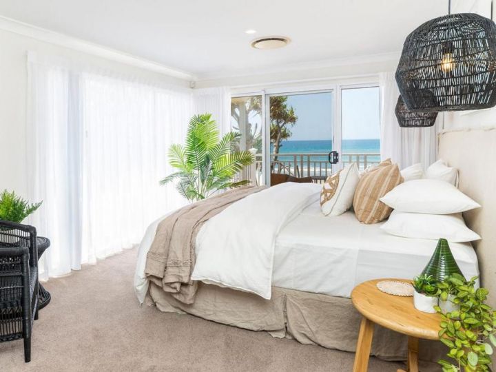 Absolute Beachfront Family Size Home Villa, Gold Coast - imaginea 12