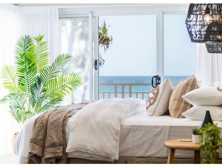 Absolute Beachfront Family Size Home Villa, Gold Coast - imaginea 2