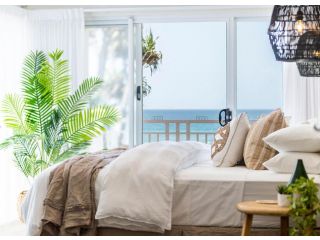 Absolute Beachfront Family Size Home Villa, Gold Coast - 2