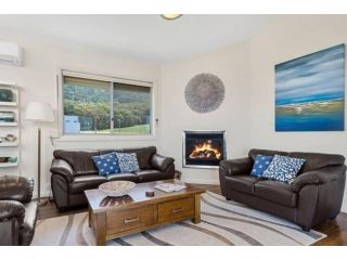 Beachside Bliss with Secure yard l Pet Friendly Guest house, Apollo Bay - 3