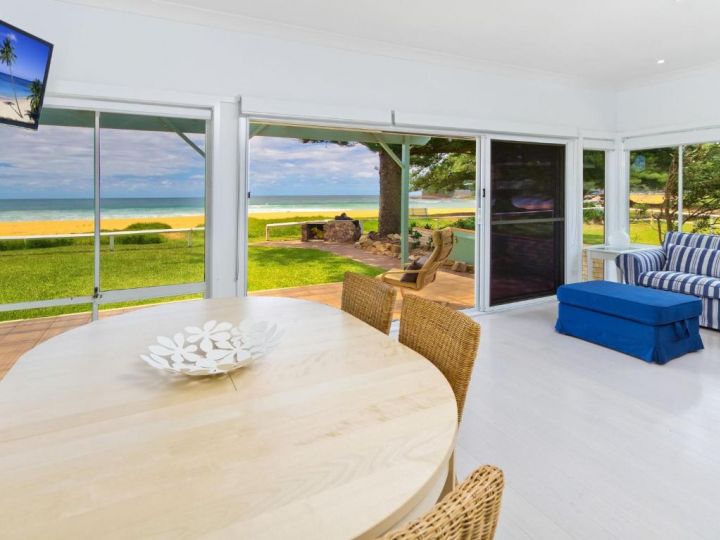 Comfy Beachfront Unit, Unbeatable Location & Views Guest house, Avoca Beach - imaginea 11