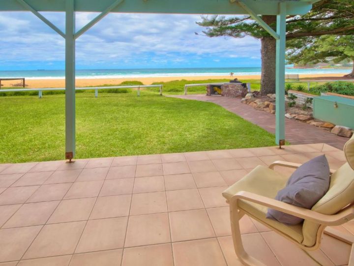Comfy Beachfront Unit, Unbeatable Location & Views Guest house, Avoca Beach - imaginea 4