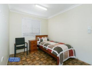 Beachside Holiday Home Guest house, Redcliffe - 5
