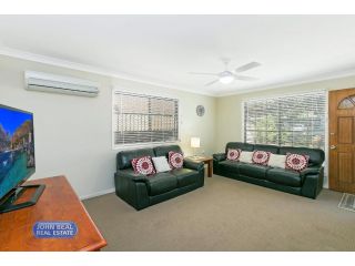Beachside Holiday Home Guest house, Redcliffe - 3