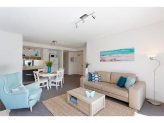 Beachside Living - South Fremantle Apartment, Fremantle - 2