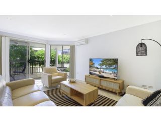 Beachside Luxury - Umina Beach Guest house, Ettalong Beach - 2