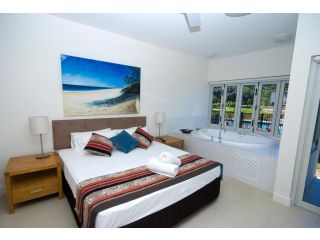 Beachside Magnetic Harbour Apartments Aparthotel, Nelly Bay - 3