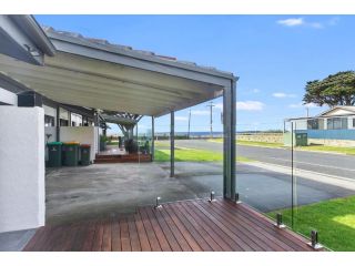 Beachside Villa Apartment, Apollo Bay - 4