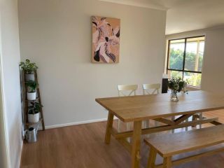 Beautiful 3-bedroom house with indoor fireplace. Apartment, South Australia - 4