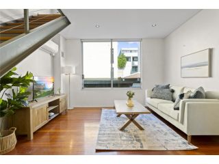 Beautiful Bondi 1-Bed Apartment Meters from Beach Apartment, Sydney - 2