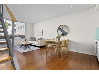 Beautiful Bondi 1-Bed Apartment Meters from Beach Apartment, Sydney - 4