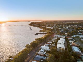3 Bedroom Penthouse - Short Walk to Sandstone Point Apartment, Bongaree - 3