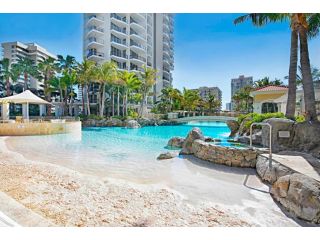 Beautiful-Bright-Modern 2 Bedroom Unit With Water Views Apartment, Gold Coast - 4