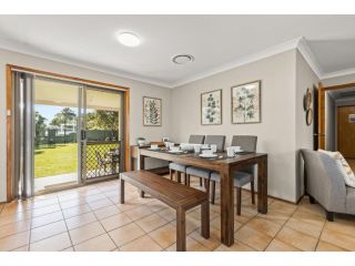 Beautiful Coastal Cottage 100m from Collingwood Beach Guest house, Vincentia - 5
