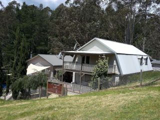 Beautiful Dutch Barn style country house in Merrijig (base of Mt Buller). Guest house, Merrijig - 3