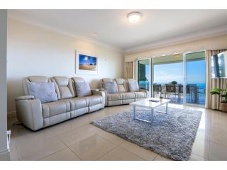 Beautiful Home with Breath-taking Views Mt Tamborine Apartment, Eagle Heights - 1