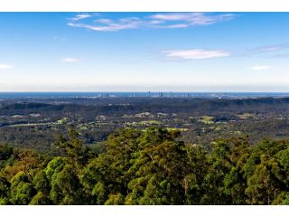 Beautiful Home with Breath-taking Views Mt Tamborine Apartment, Eagle Heights - 2