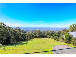 Beautiful Home with Breath-taking Views Mt Tamborine Apartment, Eagle Heights - 5
