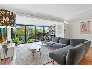 Beautiful Suburban, home-away-from-home Guest house, Victoria - 2
