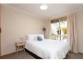 Beautiful Sunny Home Close To The CBD and Gorge Apartment, Royal Park - thumb 3