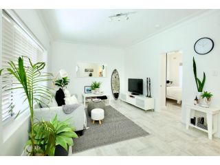 Beautifully renovated quiet unit in Cronulla Apartment, Cronulla - 2