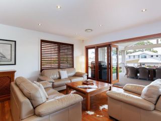 Beauty and the Beach', 88 Foreshore Drive - large home with WIFI & water views Guest house, Salamander Bay - 5